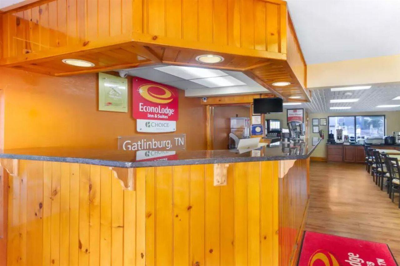 Econo Lodge Inn & Suites Gatlinburg At The Convention Center Eksteriør bilde