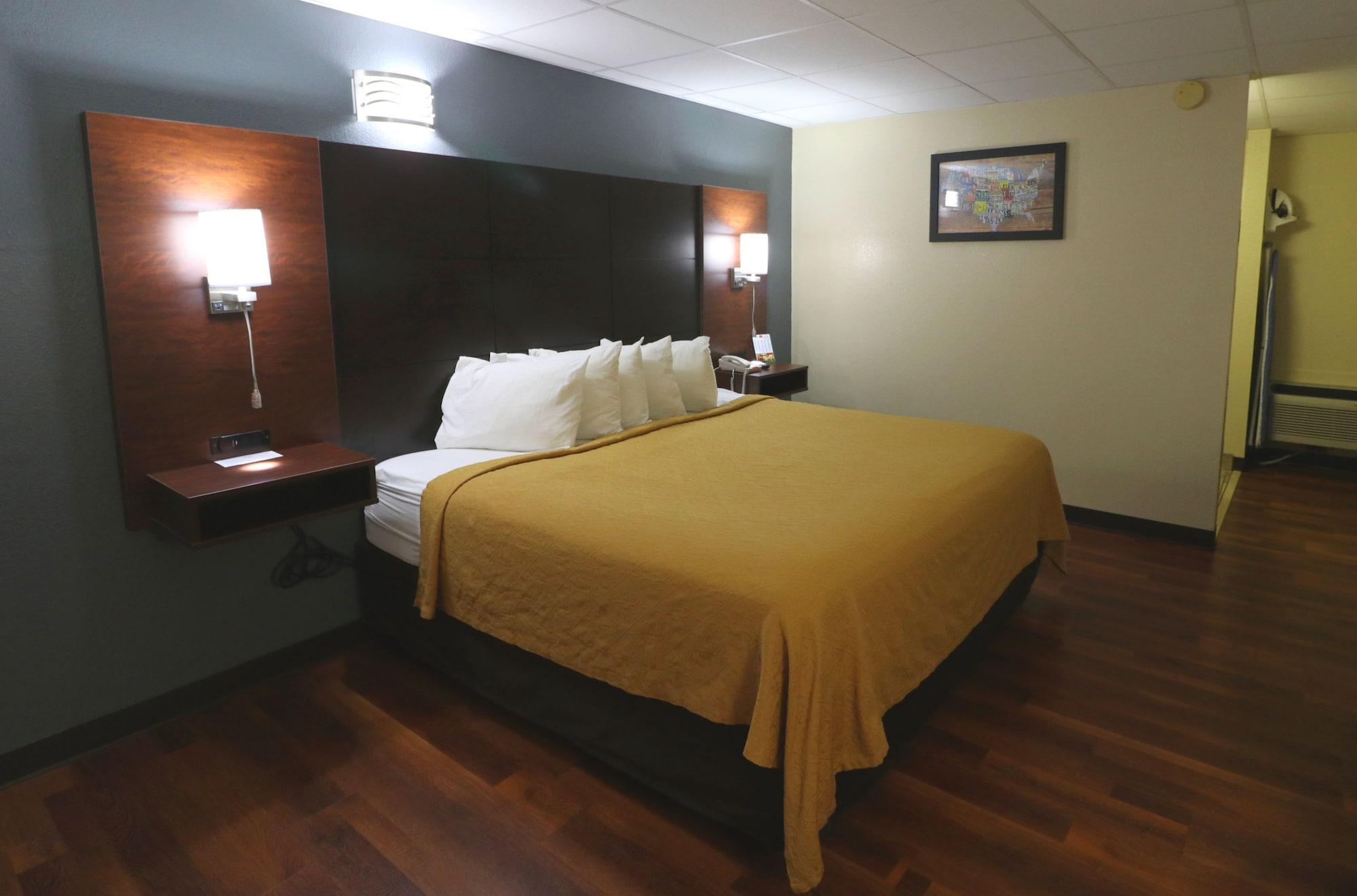 Econo Lodge Inn & Suites Gatlinburg At The Convention Center Eksteriør bilde