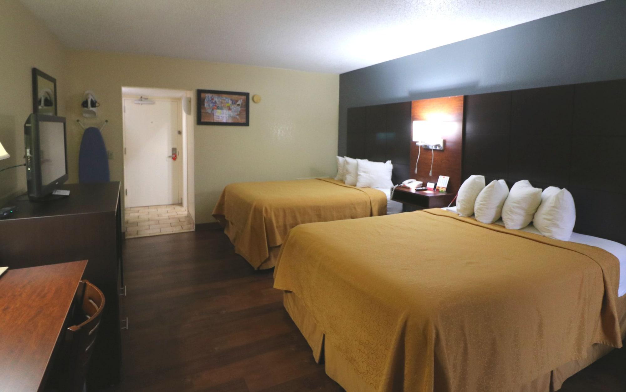 Econo Lodge Inn & Suites Gatlinburg At The Convention Center Eksteriør bilde