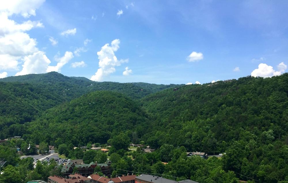 Econo Lodge Inn & Suites Gatlinburg At The Convention Center Eksteriør bilde