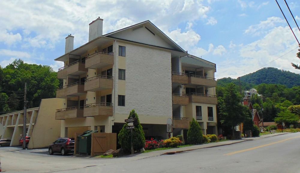 Econo Lodge Inn & Suites Gatlinburg At The Convention Center Eksteriør bilde