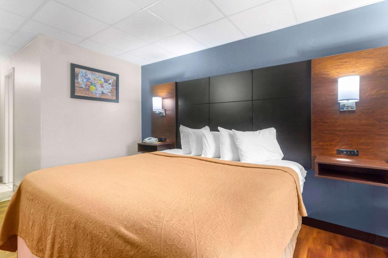 Econo Lodge Inn & Suites Gatlinburg At The Convention Center Eksteriør bilde